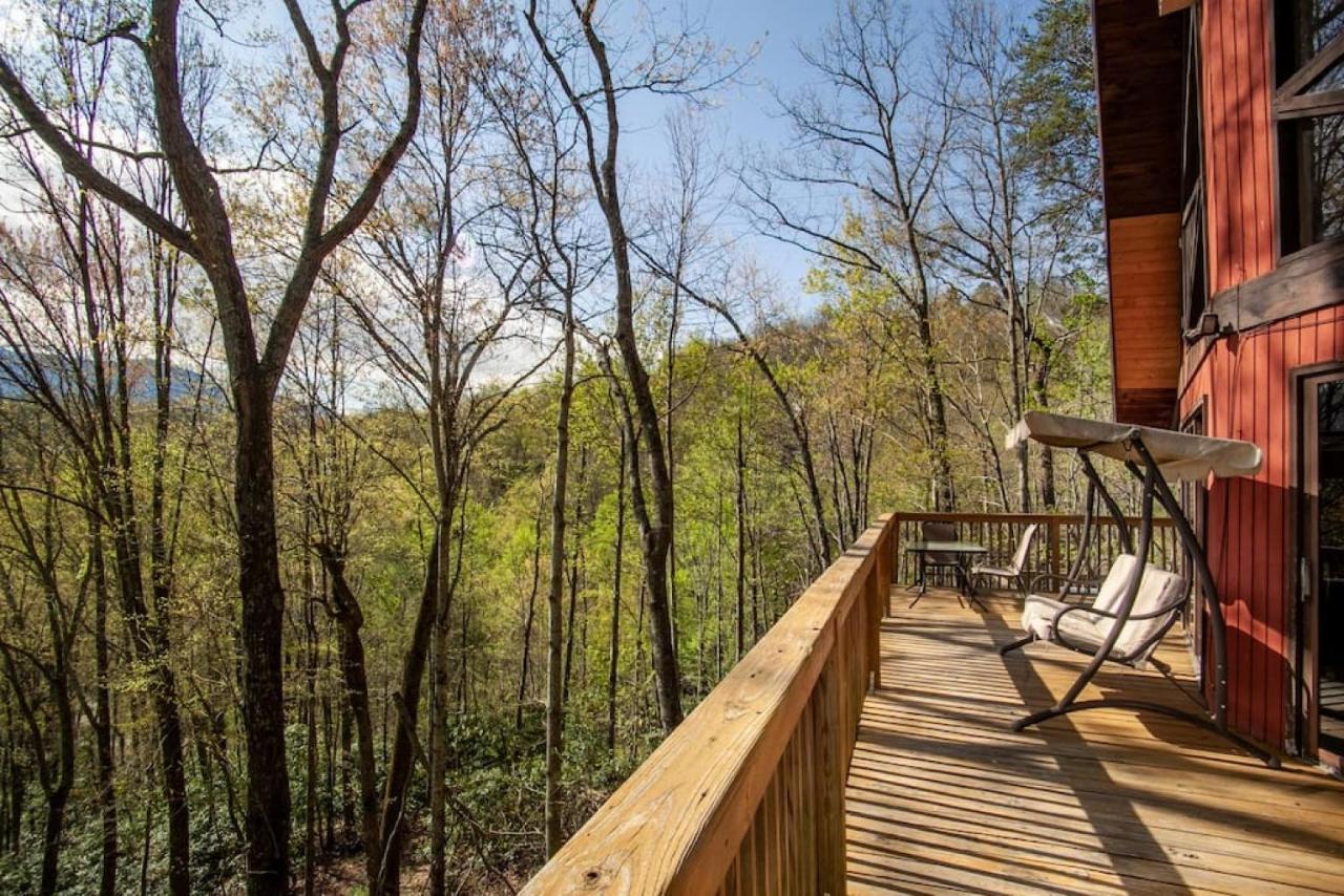 Bear View Chalet With Hot Tub And Near Ober 蓋特林堡 外观 照片