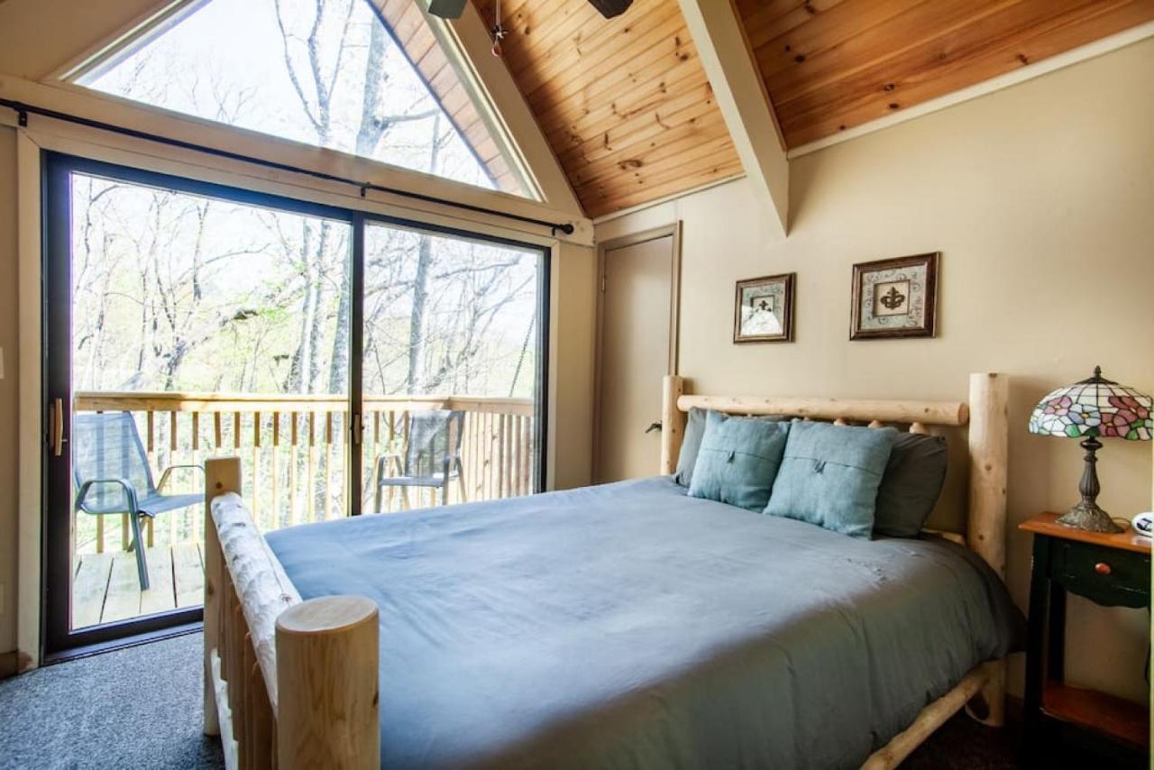 Bear View Chalet With Hot Tub And Near Ober 蓋特林堡 外观 照片