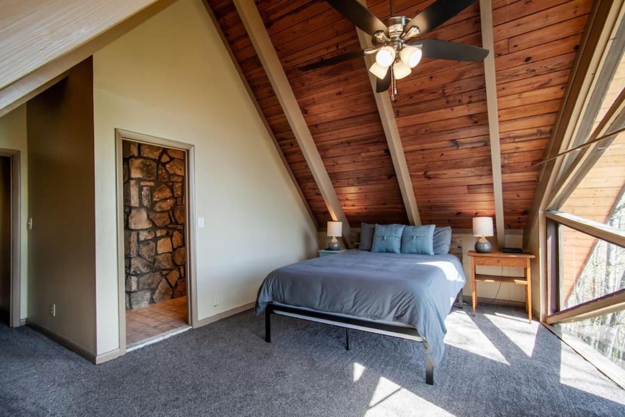 Bear View Chalet With Hot Tub And Near Ober 蓋特林堡 外观 照片
