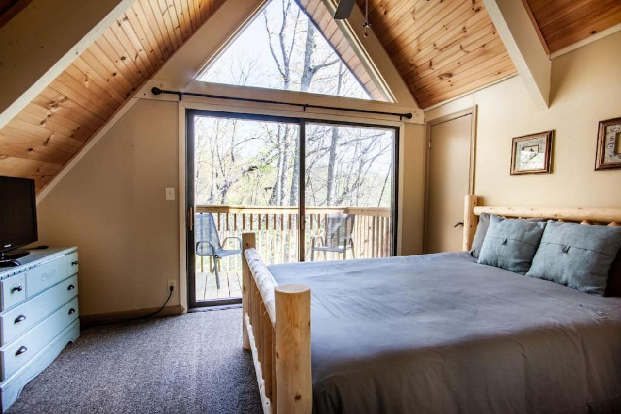 Bear View Chalet With Hot Tub And Near Ober 蓋特林堡 外观 照片