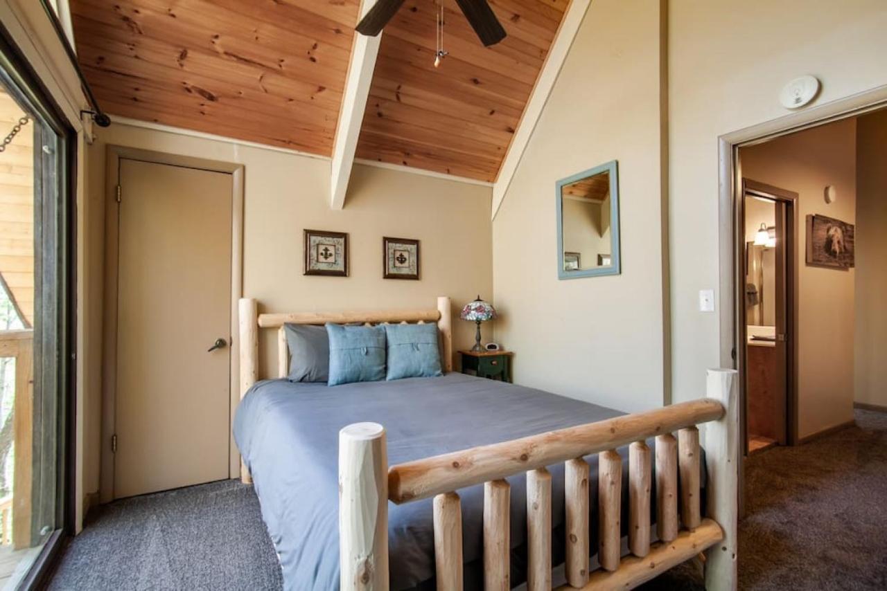 Bear View Chalet With Hot Tub And Near Ober 蓋特林堡 外观 照片